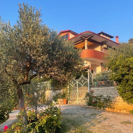 Georgemishel Guest House Berati Exterior foto