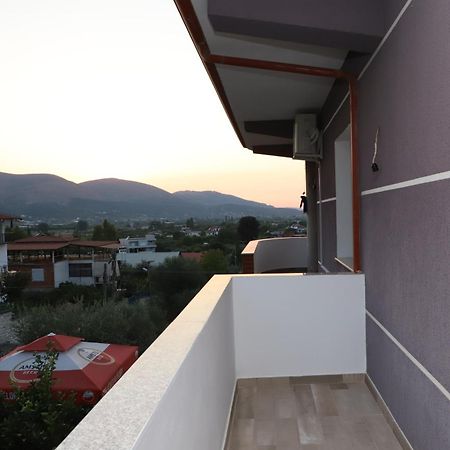 Georgemishel Guest House Berati Exterior foto