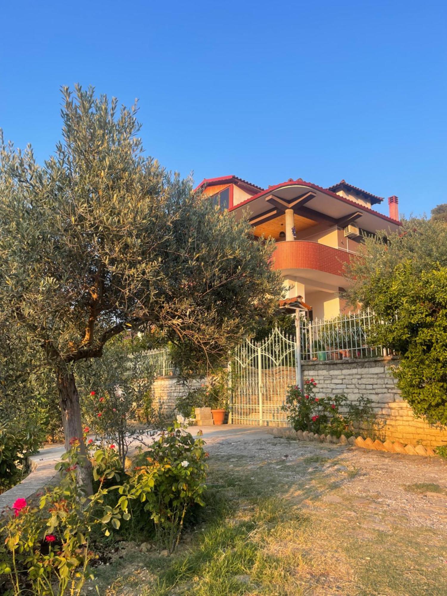 Georgemishel Guest House Berati Exterior foto